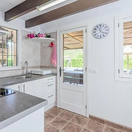 Sleeps 2 With Pool Air Con And Wifi Villa