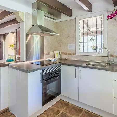 Villa Sleeps 2 With Pool Air Con And Wifi Pollenca
