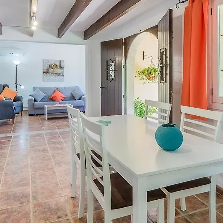 Villa Sleeps 2 With Pool Air Con And Wifi Pollenca