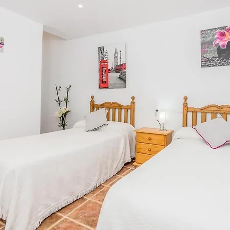 Villa Sleeps 2 With Pool Air Con And Wifi *