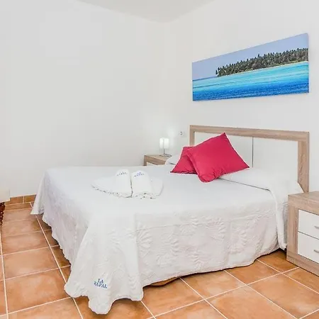 Sleeps 2 With Pool Air Con And Wifi * Pollenca
